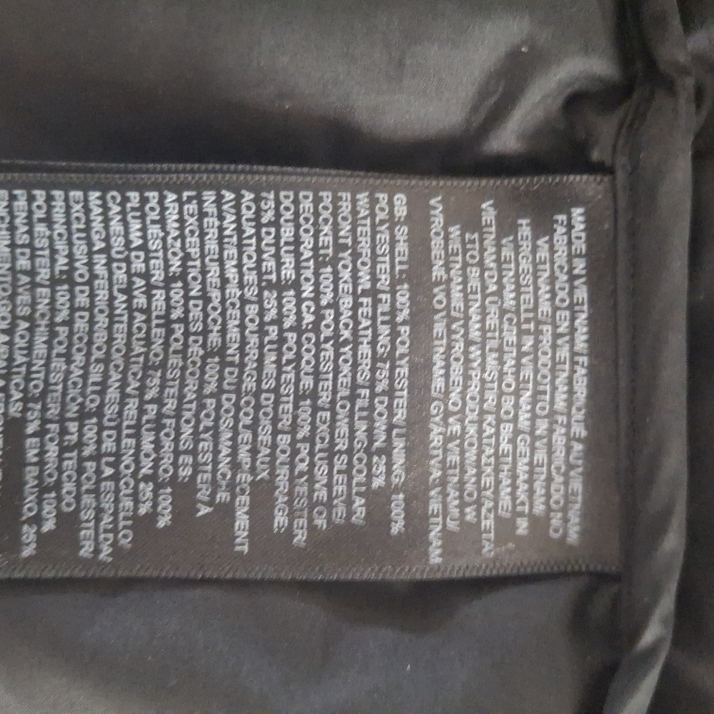 The North Face Aconcagua insulated winter jacket Size: S/Color: Black - Picture 9 of 11